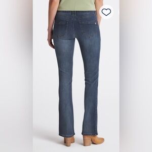 EUC Kathryn Ab Solution Itty Bitty Bootcut Jean in Indigo Size 2 & 32” inseam